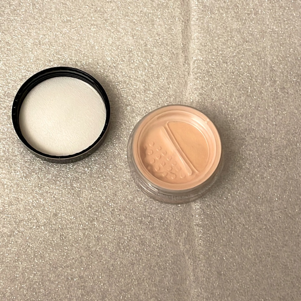 Artist Couture Diamond Glow Powder in Purple Dream